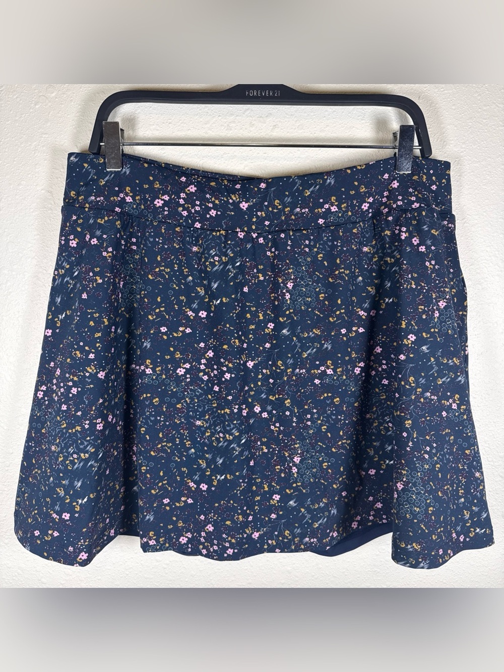 Travis Mathew Sapphire Sunrise Women’s Golf Skort Floral Activewear XXL Navy